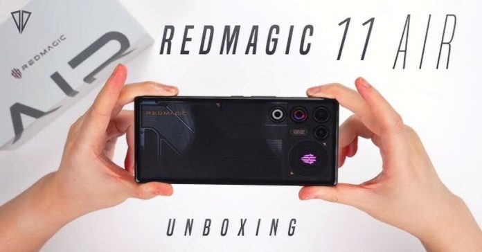 11 Air gaming smartphone unboxing showing box contents and device